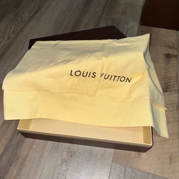 Louis Vuitton Brown Box Set of 2 + Dustbag - 14 x 5 x 10 in & 11.5 x 4.5 x 8 in - Picture 6 of 8
